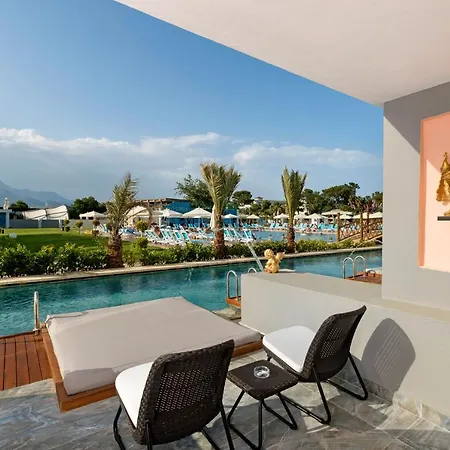 Dosinia Luxury