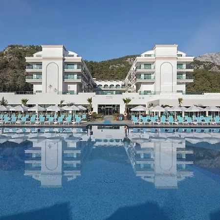 Dosinia Luxury Hotel