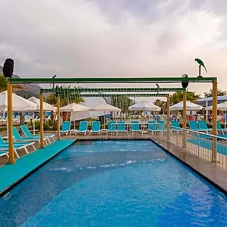 Dosinia Luxury Hotell